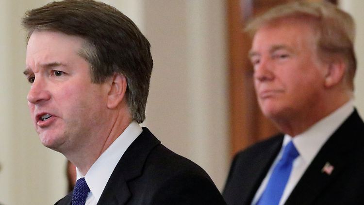 "Er ist ein Prachtstück", sagt US-Präsident Donald Trump über Brett Kavanaugh (links).