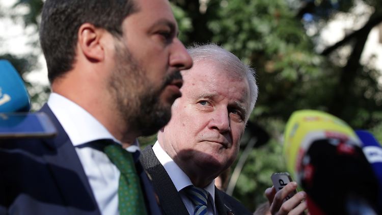 "Inzwischen ist dieses Abkommen in Deutschland Chefsache": Italiens Innenminister Matteo Salvini (l.), hier bei einem Treffen mit seinem deutschen Kollegen Horst Seehofer.