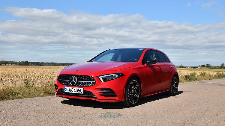 Dezent verändert und dennoch schnittiger als der Vorgänger steht die neue Mercedes A-Klasse da.