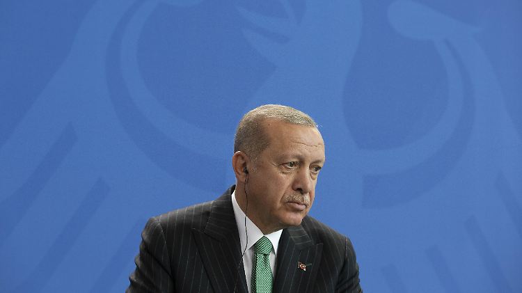 Der türkische Präsident Recep Tayyip Erdogan bei seiner Pressekonferenz mit Bundeskanzlerin Angela Merkel.