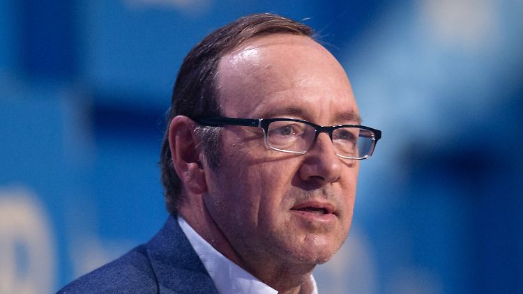 Oscar-Preisträger Kevin Spacey sieht sich mit neuen Vorwürfen konfrontiert.