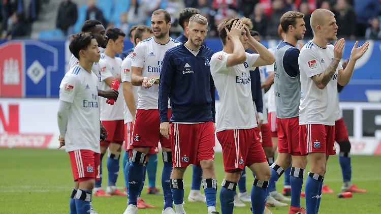 Richtige Freude wollte bei den Spielern des HSV nach Abpfiff nicht aufkommen.
