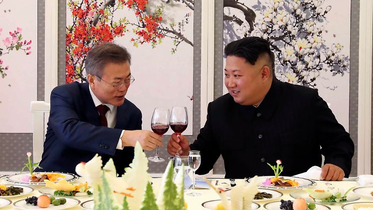 Moon Jae In und Kim Jong Un beim Korea-Gipfel am 20.09.2018.
