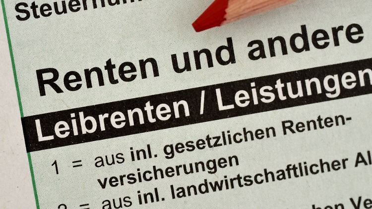 Beim Ausfüllen der Steuererklärung hilft eine kostenlose Bescheinigung der Rentenversicherung.