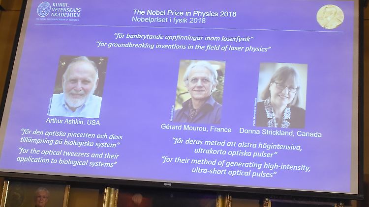 Arthur Ashkin aus den USA, Gerard Mourou aus Frankreich und Donna Strickland aus Kanada werden in diesem Jahr mit dem Physik-Nobelpreis geehrt.