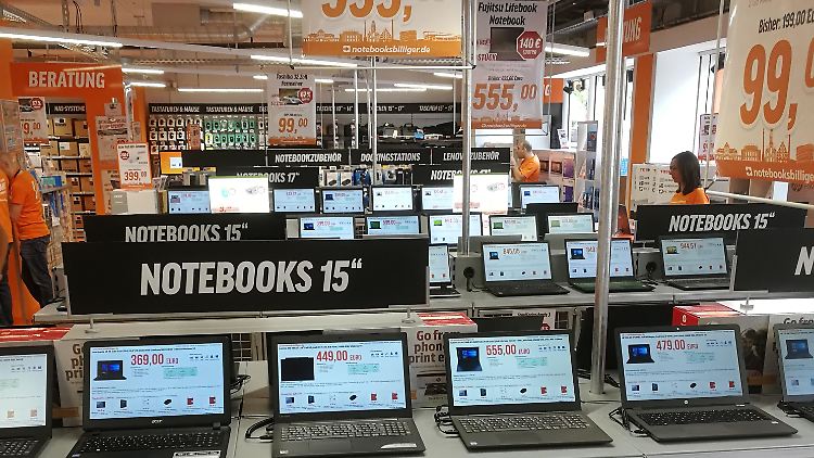 Kunden können die Produkte von Notebooksbilliger.de schon jetzt in ein paar Läden kaufen - in München, Düsseldorf, Hannover, Hamburg und Stuttgart .