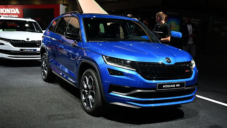 Mit neuem Hoheitszeichen und 240 PS unter der Haube präsentiert sich der Kodiaq RS in Paris.