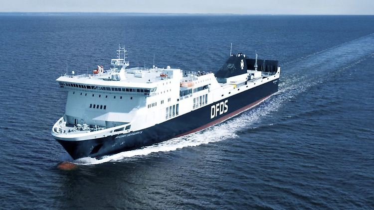 Das Fracht- und Passagierfährschiff "Regina Seaways" gehört der Reederei DFDS.