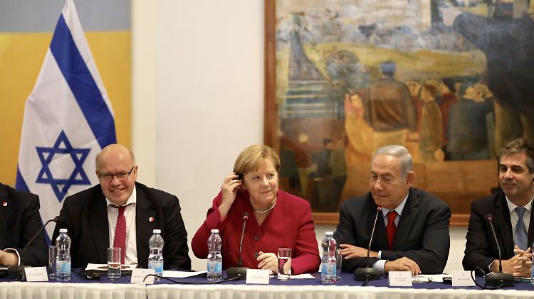 Merkel ist für die deutsch-israelischen Regierungskonsultationen mit Ministern ihres Kabinetts zu Besuch in Israel.
