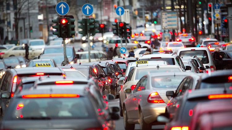 Das Diesel-Paket gilt für 14 Städte oder Regionen mit besonders schlechter Luft und alle Städte, in denen Fahrverbote gelten.