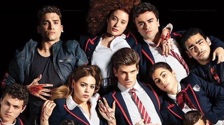 Jaime Lorente Lopéz (o.l.) und María Pedraza (o. Mitte) kennen sich schon vom Dreh zu "Haus des Geldes".