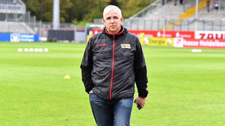Dirk Zingler, der Präsident des 1. FC Union Berlin, fordert einen "Kurswechsel".