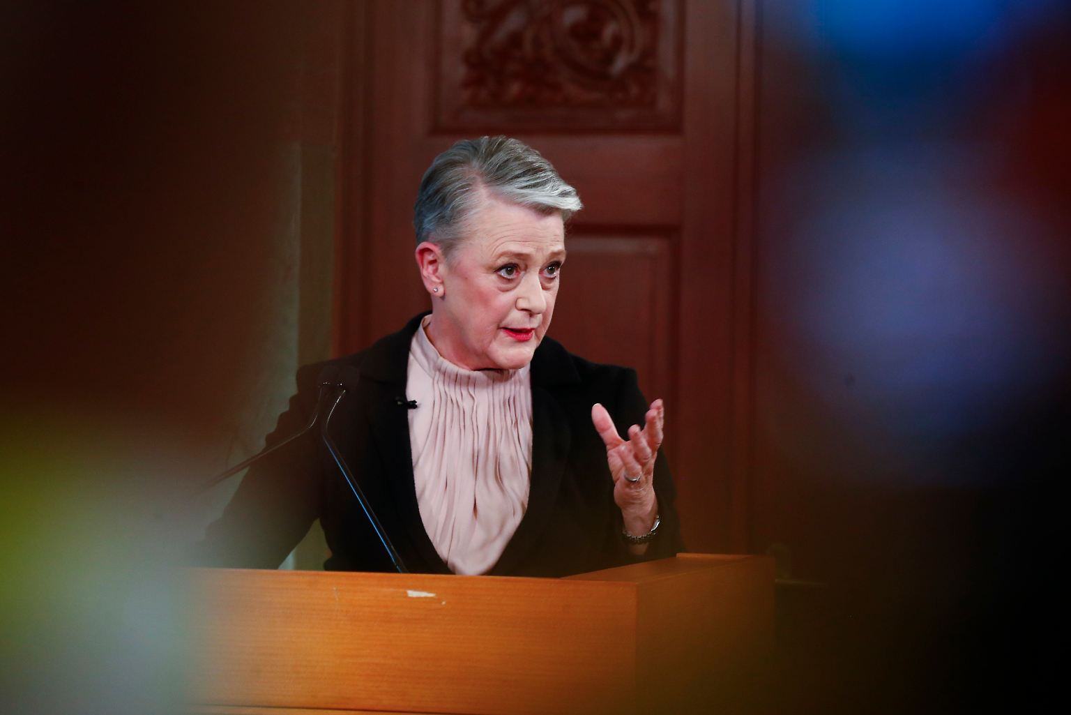 Wieder einmal ist die Spannung groß, als das Nobel-Komitee den Friedensnobelpreisträger nennt. In diesem Jahr werden zwei Kämpfer gegen sexuelle Gewalt als Waffe im Krieg ausgezeichnet: ...
