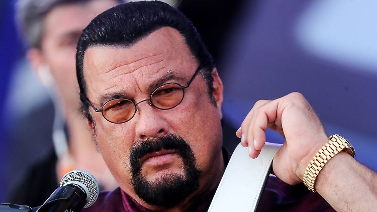 Steven Seagal antwortet nicht auf jede Frage.