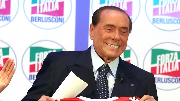 Berlusconi hatte letzten Monat den Drittligisten SS Monza 1912 gekauft. Er will den Verein in zwei Jahren in die Serie A führen.