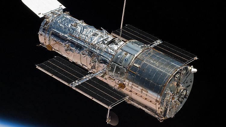 Die Nasa hat Hubble am Freitag in den "Sicherheitsmodus" versetzt. Das heißt, dass das Weltraumteleskop aktuell nicht die Daten liefert kann, die es liefern soll. Die Raumfahrbehörde arbeitet an der Lösung des Problems.