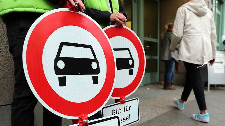 Bestimmte Straßen in Berlin könnten für ältere Diesel-Modelle gesperrt werden.