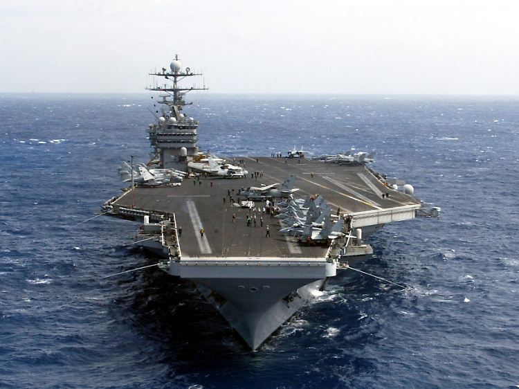 Die "USS Harry S. Truman" ist voll beladen 97.000 Tonnen schwer und wird von zwei Nuklearreaktoren angetrieben.