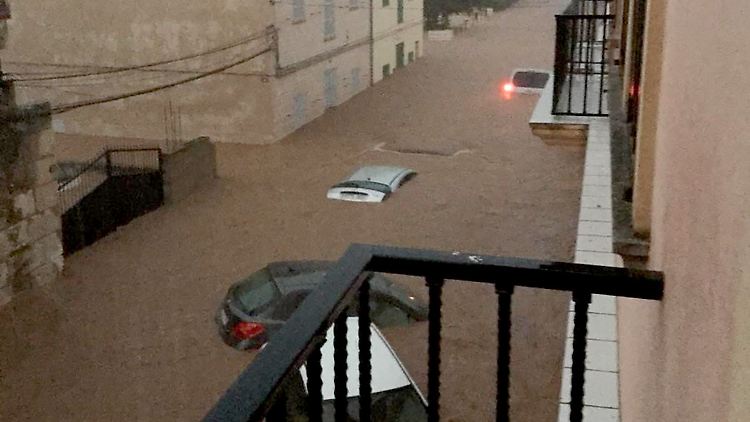 In Sant Llorenç, rund 60 Kilometer östlich der Hauptstadt Palma, trat ein Sturzbach über die Ufer.