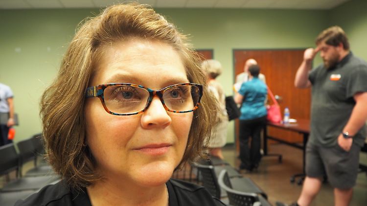 "Es macht mich wütend." Elizabeth Lundstrum darüber, wie Versicherer in den USA mit ihren Beitragszahlern umgehen.