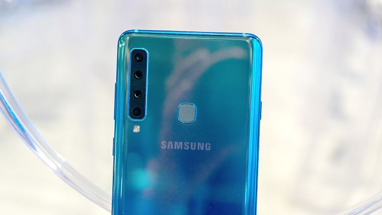 Das Samsung Galaxy A9 ist das erste Smartphone mit 4 Kameras auf der Rückseite.