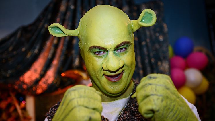 Der Shrek aus Nürnberg: Söder bei der Frankenfastnacht 2014.