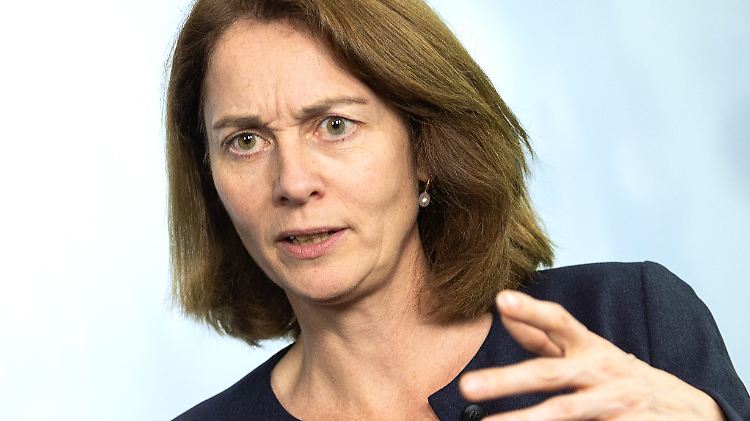 Justizministerin Barley hofft auf das Wort der Kanzlern im Streit um den Abtreibungsparagrafen.