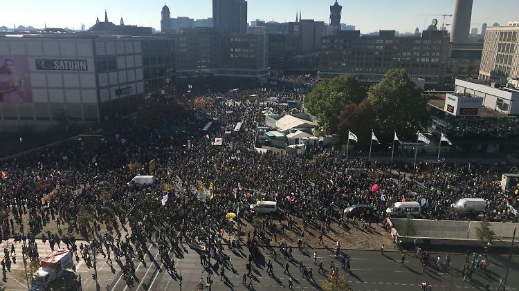 Start auf dem Berliner Alexanderplatz.