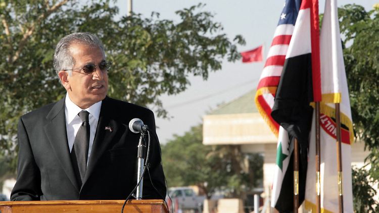 Der US-Sondergesandte Zalmay Khalilzadist zu Friedensgesprächen in Afghanistan. 