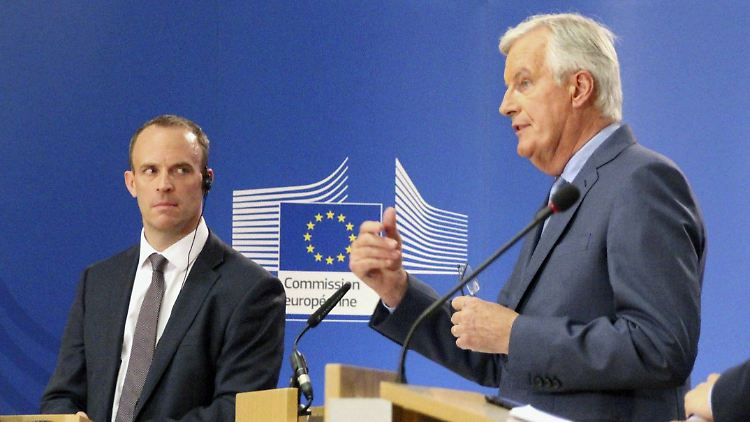 Die beiden Chef-Unterhändler Dominic Raab und Michel Barnier sollen sich auf einen Brexit-Deal verständigt haben.
