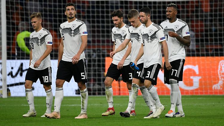 "Die Deutschen sind mit dem Kopf noch in Russland", schreibt die italienische Presse.