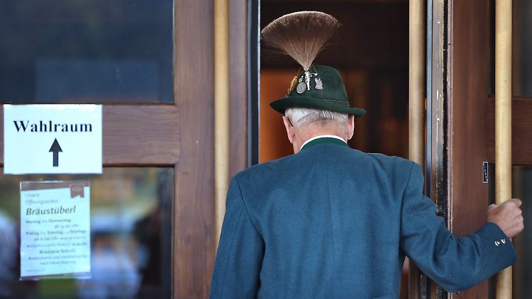 Dieser Mann aus Schwangau hat es bereits getan: In Bayern dürfen rund 9,5 Millionen Menschen über einen neuen Landtag abstimmen.