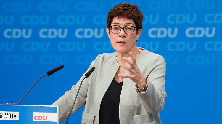 Annegret Kramp-Karrenbauer beklagt den Stil der Auseinandersetzung der vergangenen Tage.