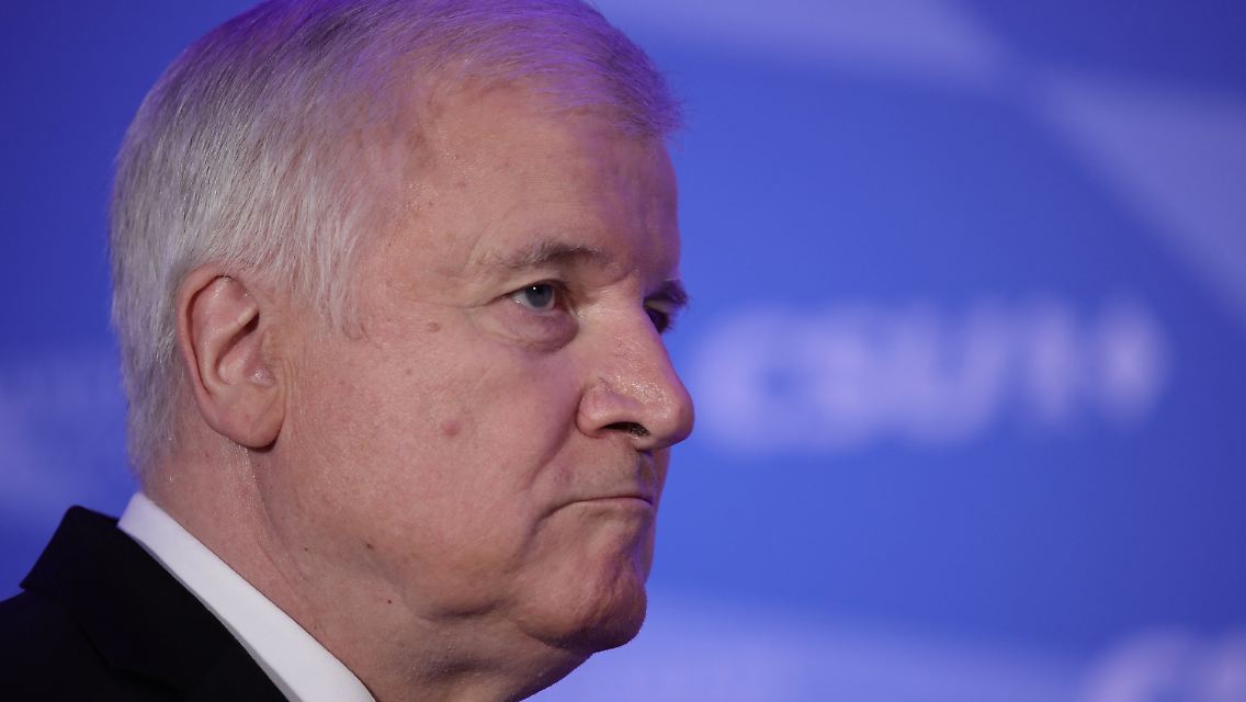 CSU-Chef Seehofer fordert nun Geschlossenheit.