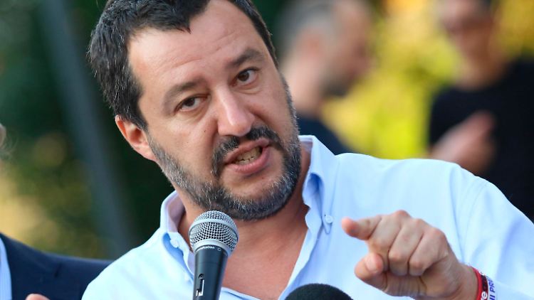Innenminister Matteo Salvini sagte, in der heutigen Kabinettssitzung gehe es um ein Steuerdekret. 