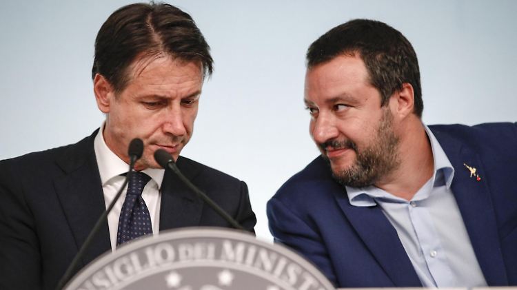 Giuseppe Conte, Mnisterpräsident von Italien, und Matteo Salvini, Innenminister von Italien.