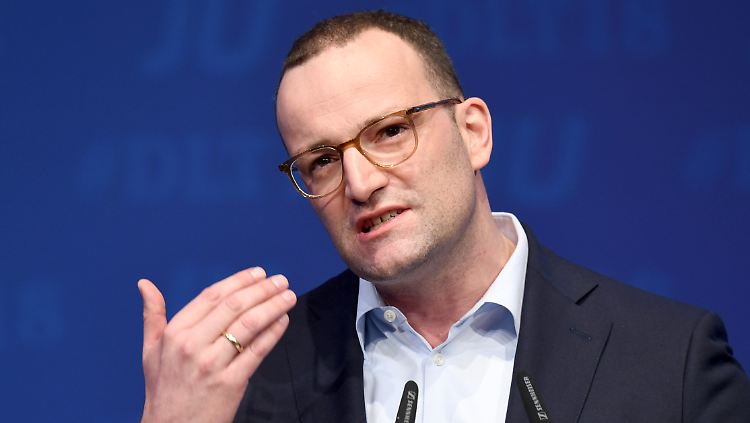 Jens Spahn diskutierte beim Deutschlandtag der Jungen Union darüber, wie Deutschland auch 2030 wirtschaftlich erfolgreich bleiben kann.