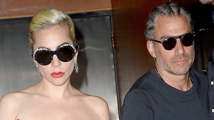 Lady Gaga ist verlobt mit dem Agenten Christian Carino.