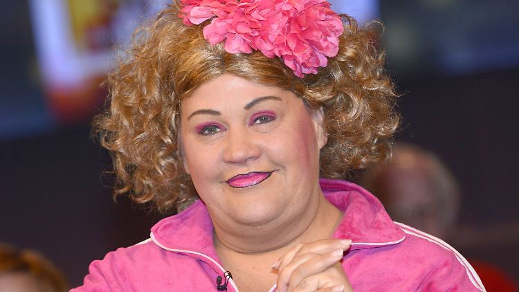 Offenbar schwer verliebt: Cindy aus Marzahn ... ähh ... Ilka Bessin.