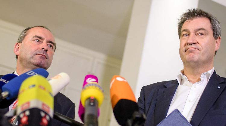 Aiwanger (l.) und Söder sind mit den ersten Gesprächen zufrieden.
