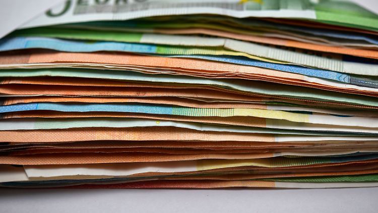 In Deutschland wird viel Bargeld gehortet oder auf Giro- und Tagesgeldkonten geparkt.