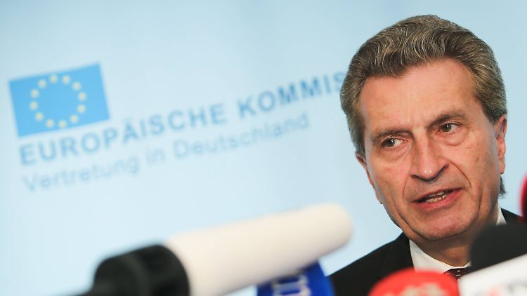 Der Etatentwurf der italienischen Regierung entspreche nicht den EU-Verpflichtungen, sagt Günther Oettinger.