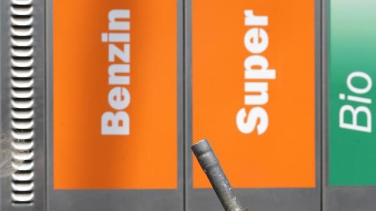 Die Fahrt zur Tankstelle wurde vor allem im Dezember letzten Jahres ein teurer Spaß.