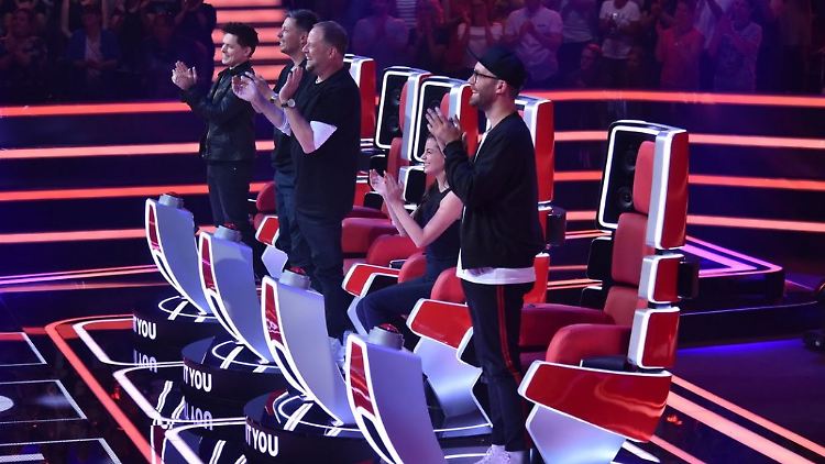 Standing Ovations von der Jury - zum "The Voice"-Auftakt keine Seltenheit.