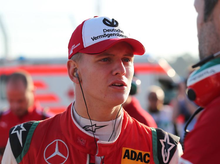 Mick Schumacher hat noch nicht entschieden, ob er den Schritt in die Formel 1 schon jetzt wagen will.