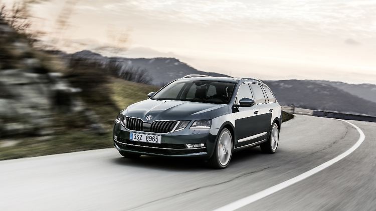 Die Geteilten Frontscheinwerfer bekam der Octavia III erst mit dem letzten Facelift.