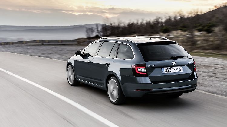 Ganz im Sinne des ehemaligen Skoda-Chef-Designer Jozef Kaban ist auch das Heck des Octavia III schlicht und zeitlos.