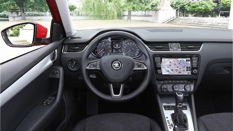 Bei den höheren Ausstattungen wird es richtig Schick im Innenraum. 10.000 Euro reichen dann aber kaum noch aus.