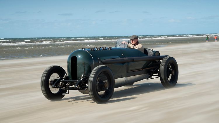 Das Grüne Monster von Opel, eine Höllenmaschine, die wohl nur die tollkühnsten Piloten beherrschen.