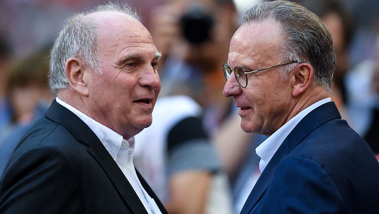 Vorstandschef Karl-Heinz Rummenigge und Präsident Uli Hoeneß werfen Medien in einer Pressekonferenz eine respektlose Berichterstattung vor. 